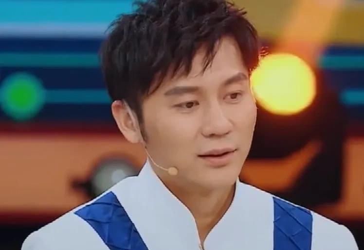 李晨|李晨对跑男才是真爱晒独居生活却惊现“名牌”,看清名字泪目