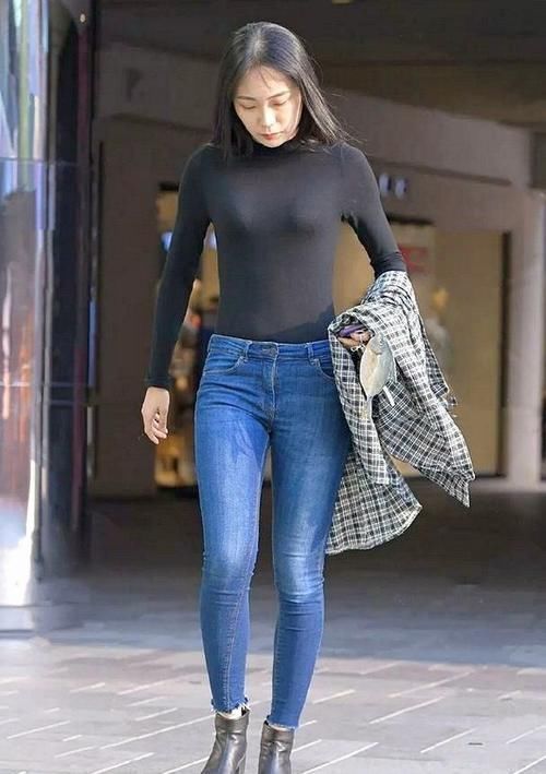 模特 美女模特 牛仔裤搭配半筒靴, 打扮时髦又清新可爱