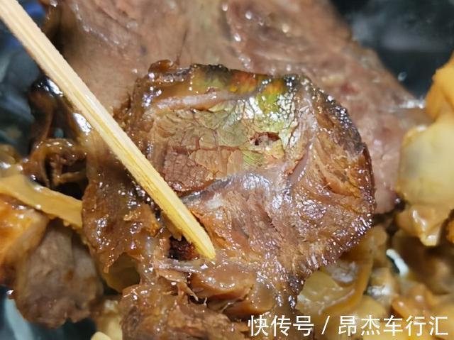熟牛肉切开有彩虹色,还能继续吃吗?为了家人的健康,不妨看一看
