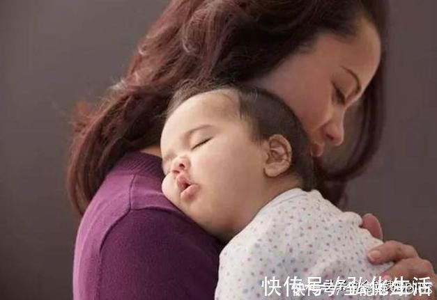 宝宝|经常抱的娃健康,还是“经常躺”更健康?专家:长大后差别很明显