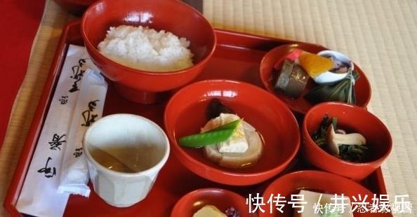 折磨式&少林寺高僧午餐曝光,看到他们伙食,网友想出家的心都有了