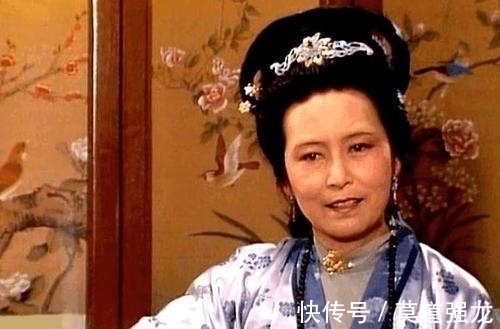 薛姨妈!为什么薛蟠,薛宝钗管薛姨妈喊妈妈,贾宝玉却不喊王夫人妈妈?