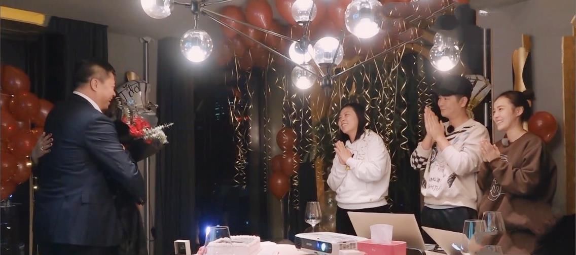 张佳宁和妹妹同为父母再婚,表现却截然不同,“温实初”一语道破