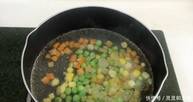 馒头什锦蔬|早餐还吃烤面包吗馒头加蔬菜沙拉,再加一种,营养健康