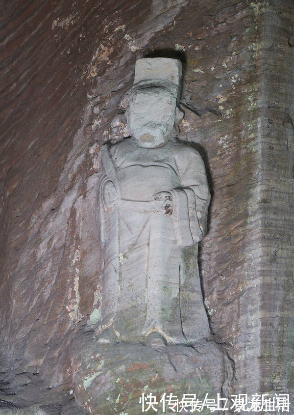 龙王像$安岳石窟发现明代龙王像,与《西游记》中东海龙王惊人相似