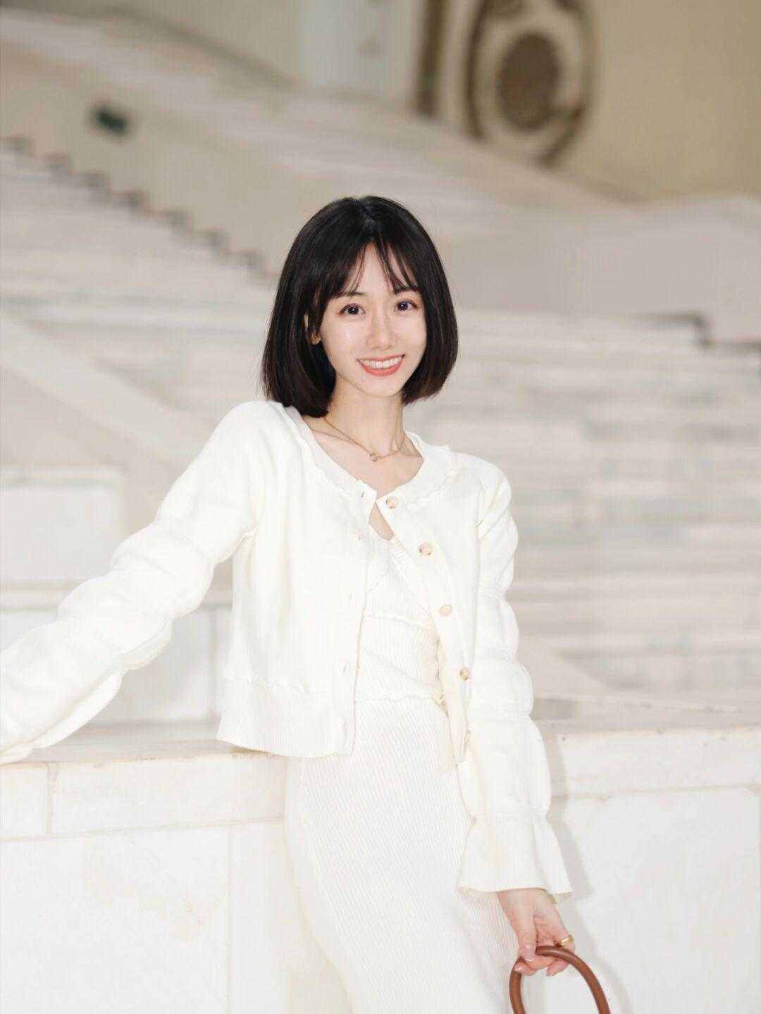 碎花裙|春天穿连衣裙就试试这些基础款,清新减龄又温柔,谁穿谁美