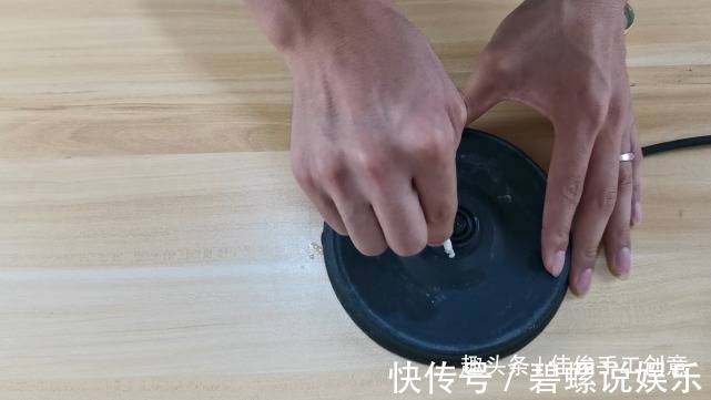 佳俊|电热水壶不工作了怎么办教你一招方法简单，省钱实用进来学学！
