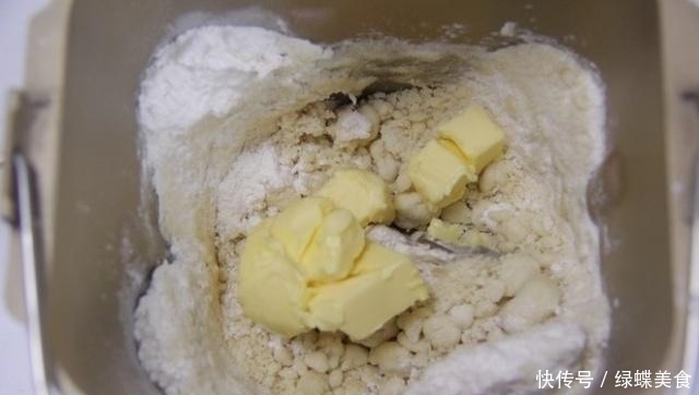 红豆和“它”一起煮，皱纹消失啦，子宫干净了，头发慢慢变乌黑