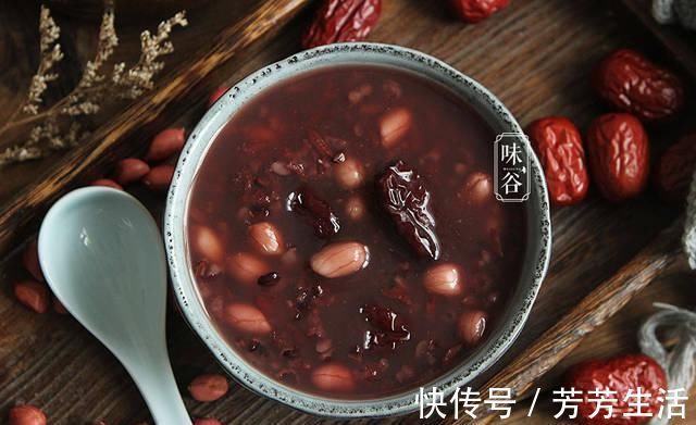 黑米补血粥|女人不想老得快,早餐喝这碗粥,面色红润不显老,比面膜还管用