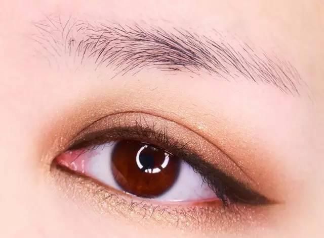 眼妆不会画？这样画让你成为人气王