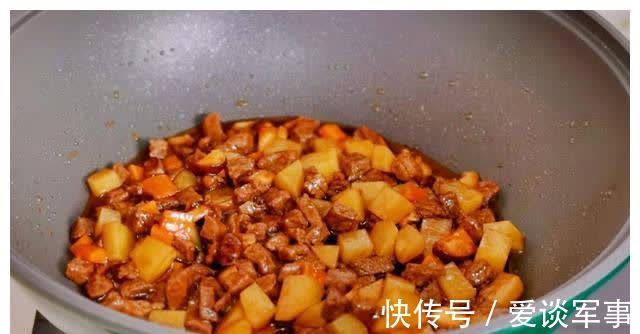 土豆牛肉焖饭|春天,多用这3种食材给孩子做菜,营养补脑,贵也别省,别不懂