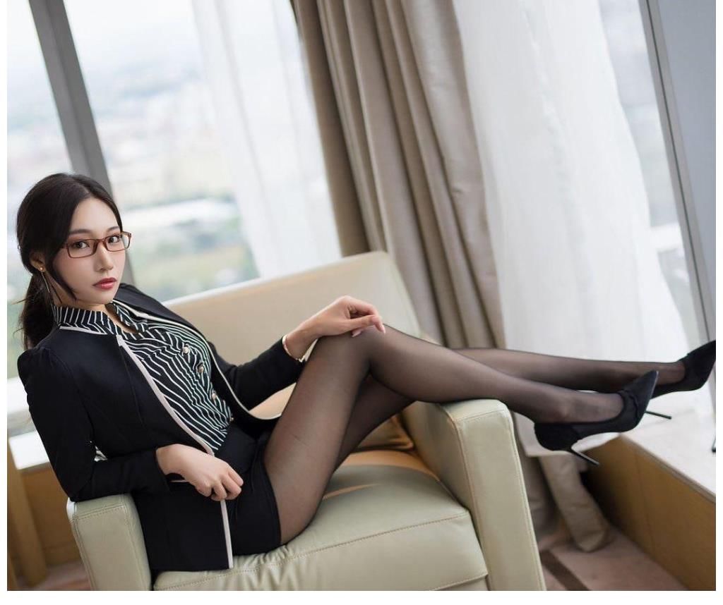 小姐姐|丝袜包臀裙职业装，最后脱鞋是真的扛不住