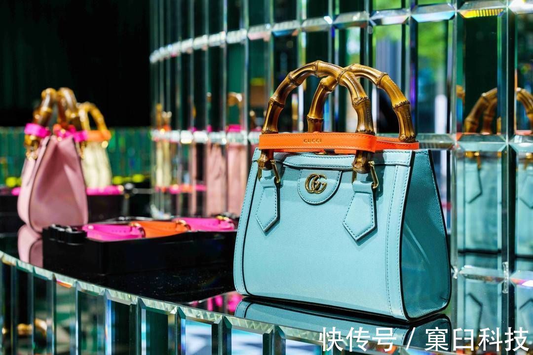 香奈儿 有范儿:早秋换新装 热门手袋你入手了吗?|封面天天见·逛姐出街