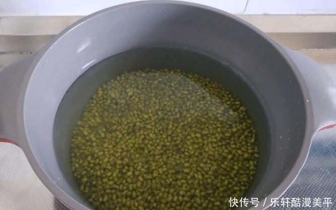 雪糕|夏至来了,教你在家做绿豆冰棍,比外面买的好吃,不甜腻刚刚好