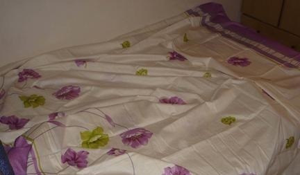 家里这种床单可不要扔了,比古董还要值钱,聪明人一早就知道了