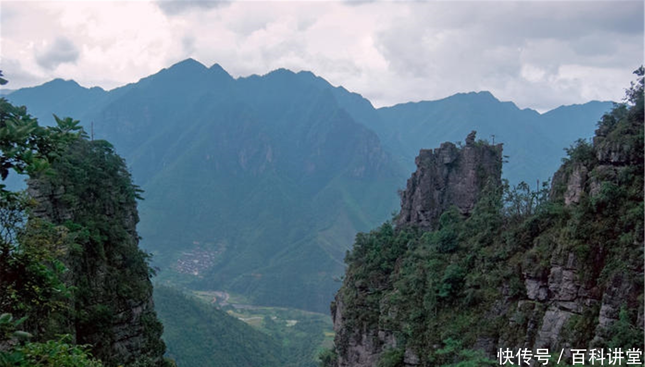 去旅游，那还得去广西，美景如花，景色堪比九寨沟