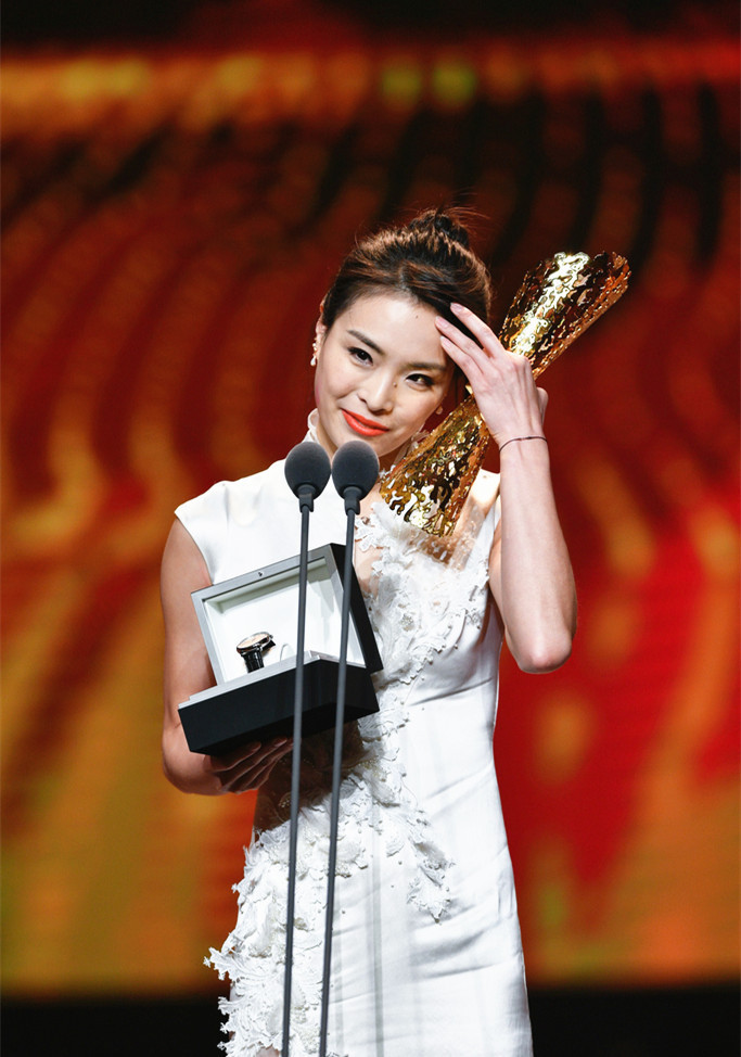 跳水|“跳水女王”吴敏霞好仙，穿粉色礼服唯美清新，曾拒绝嫁豪门