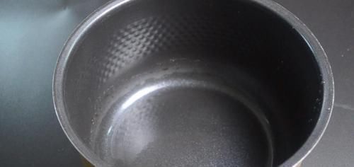 电饭锅|今天才知道,煮米饭时加点它,煮出来的米饭软糯香甜还不粘锅,真棒