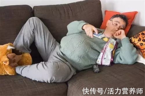 腰围|为什么越来越多的年轻人患肠癌?专家:除了吃以外,有这3点原因