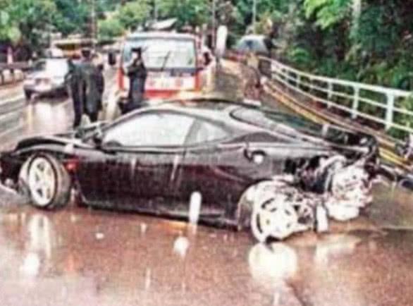 车祸|“最美香妃”刘丹刚走红就惨遭车祸,七孔流血头被摔碎太惨烈