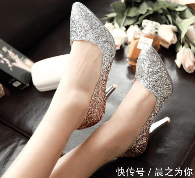 高跟鞋 细跟鞋搭配着轻盈的步伐,美丽优雅一路相随