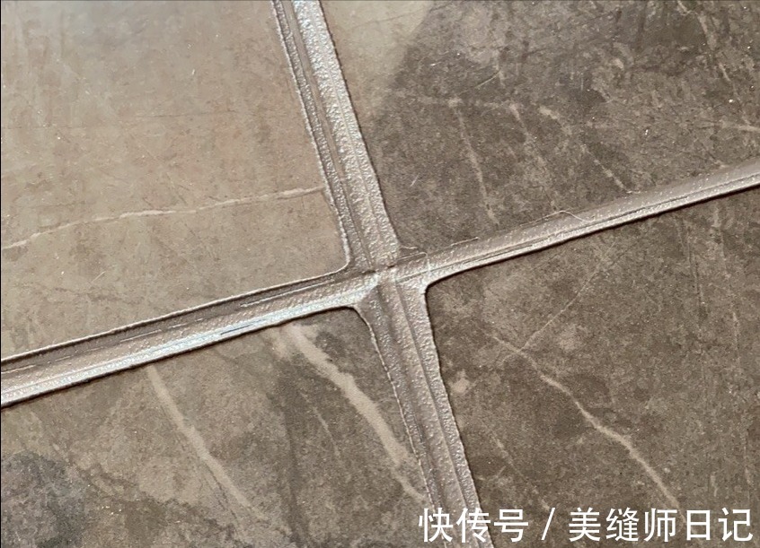 技巧|美缝压缝有技巧,这样做出来的美缝更平滑