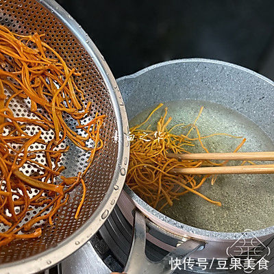 玉珠|玉珠归巢 虫草花和鸡头米搭配的纯净素食