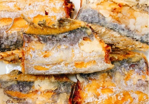 傻傻的|腌带鱼时,别只会傻傻的放料酒!多加3味,带鱼不腥不臭还更入味