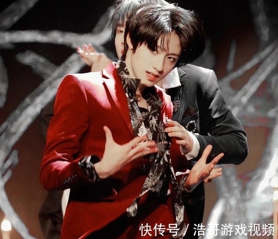 是真的吗|顶风作案？时代峰峻15岁男艺人，被曝参加综艺录制，网友求解释