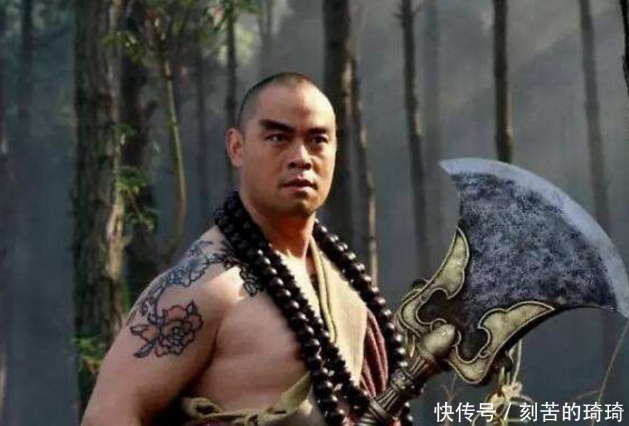 张清先!张清敢打得鲁智深头破血流,为何却不敢惹武松?你瞧武松多了啥