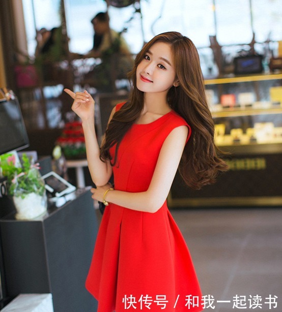 小姐姐|美女一身红裙,靓丽又唯美!