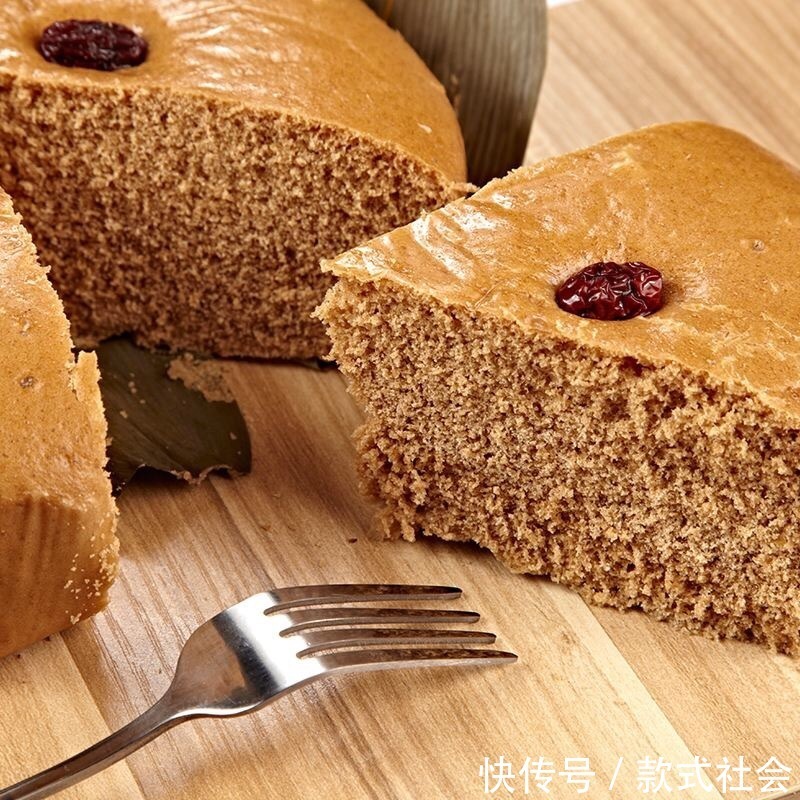 一碗面粉,两个鸡蛋,做出最简单的发糕,比吃煎炸的食物好太多了