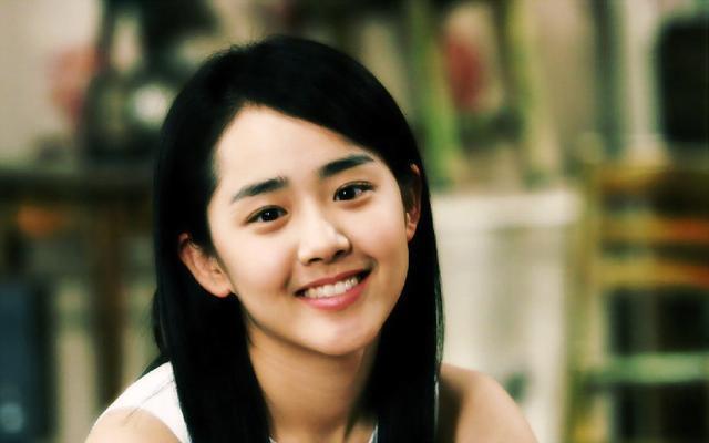 婴儿肥|“女大十八变”,拥有几个脸部特征的女孩,会越长越好看