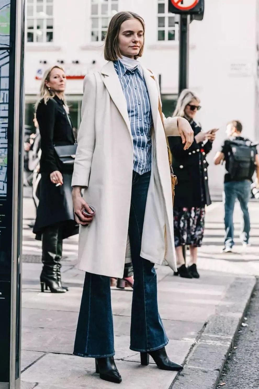  流行|“马丁靴”失宠了？“大衣＋这双鞋”正流行，时髦又显高！