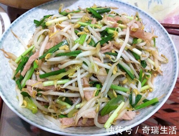 豆芽和此物一起炒，隔三差五做一次，堪称血管垃圾“克星”！