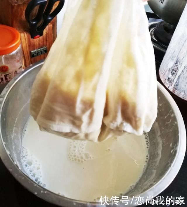  快过年啦!自制豆腐豆香味更浓，过年家里聚餐做菜也方便!