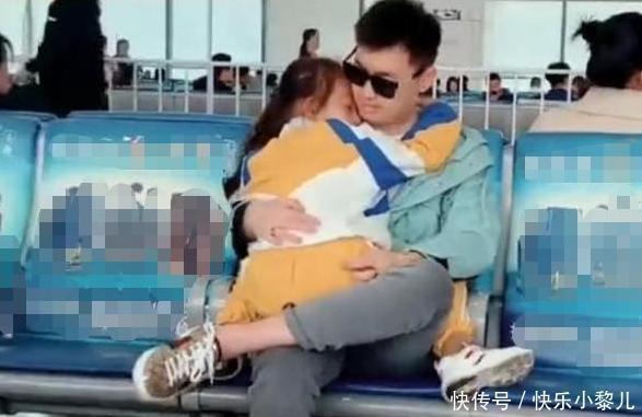 小公主|爸爸喂女儿吃西瓜,当镜头转向儿子,网友笑得手抖:儿子捡的吧