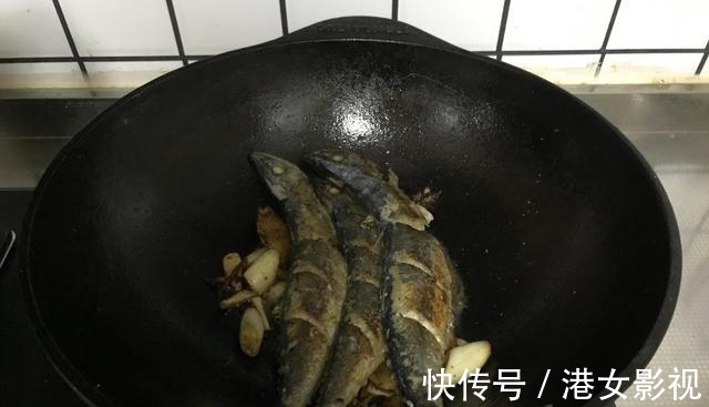 秋天,吃猪羊肉,不如多吃这鱼,肉多刺少又营养,酱烧一锅真鲜美