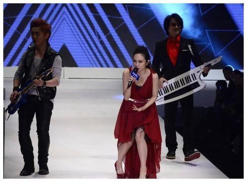 破音|這些歌手現(xiàn)場太慘，跑調(diào)破音，第一名無可爭議