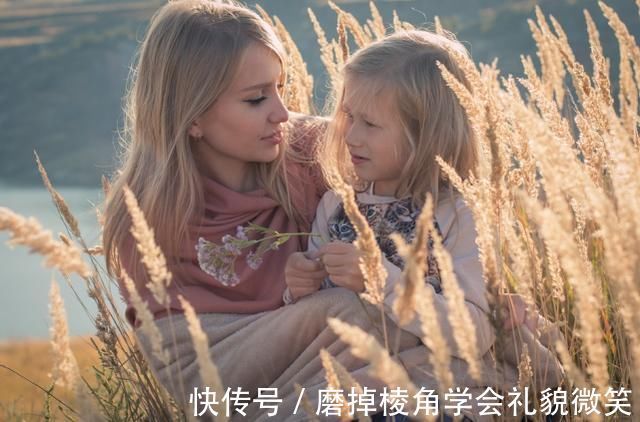 老人|宝妈怒斥孩子白眼狼,本想炫耀辛苦,却被孩子一句话问得无言以对
