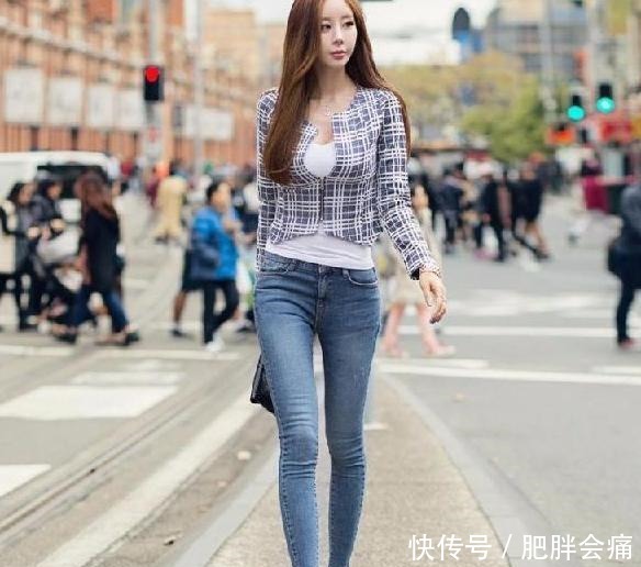 牛仔裤的搭配带来精致的时尚魅力,更加立体显瘦!