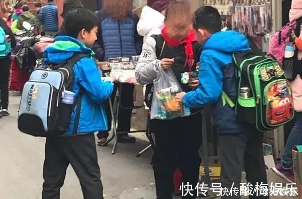 辣条|孩子在被“催熟”零食影响，这些零食上了“黑名单”，家长要注意