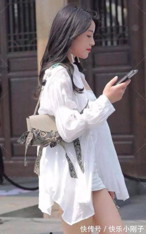 气质 连衣裙才是穿搭主角,拉长身材比例,气质优雅