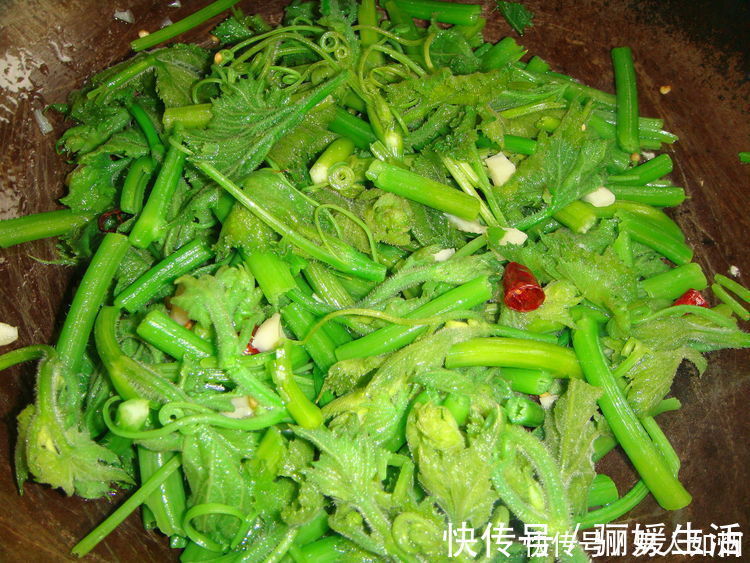 排毒养颜|女性爱美要多吃3种食物,补充营养、美白护肤,好处多多