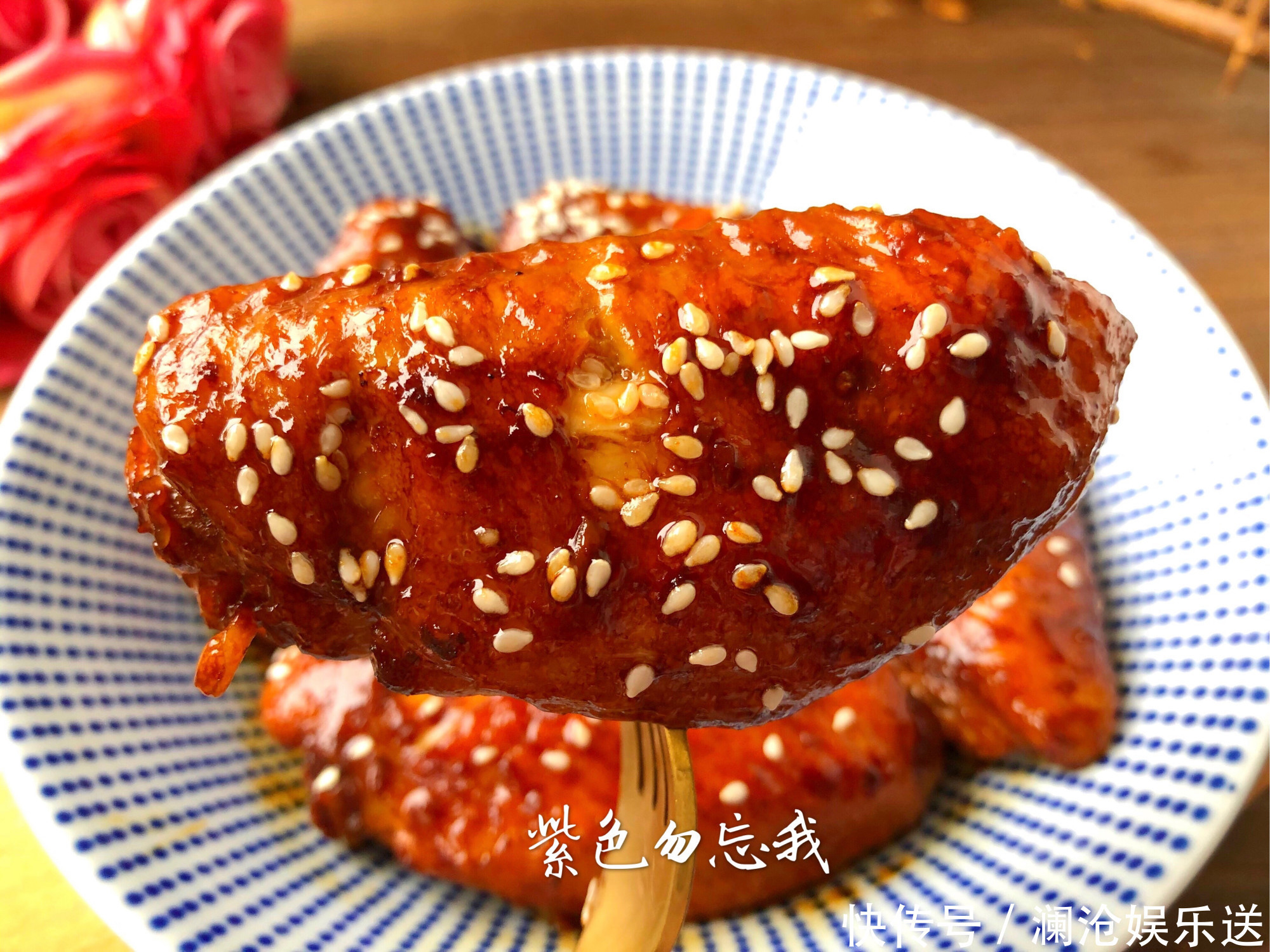 鸡翅|鸡翅别再用可乐了,试试这做法,酱香十足,鲜嫩又好吃,别错过