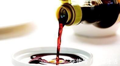 酱油|注意!炒菜什么时候放酱油,很多人都做错了炒菜就不好吃!