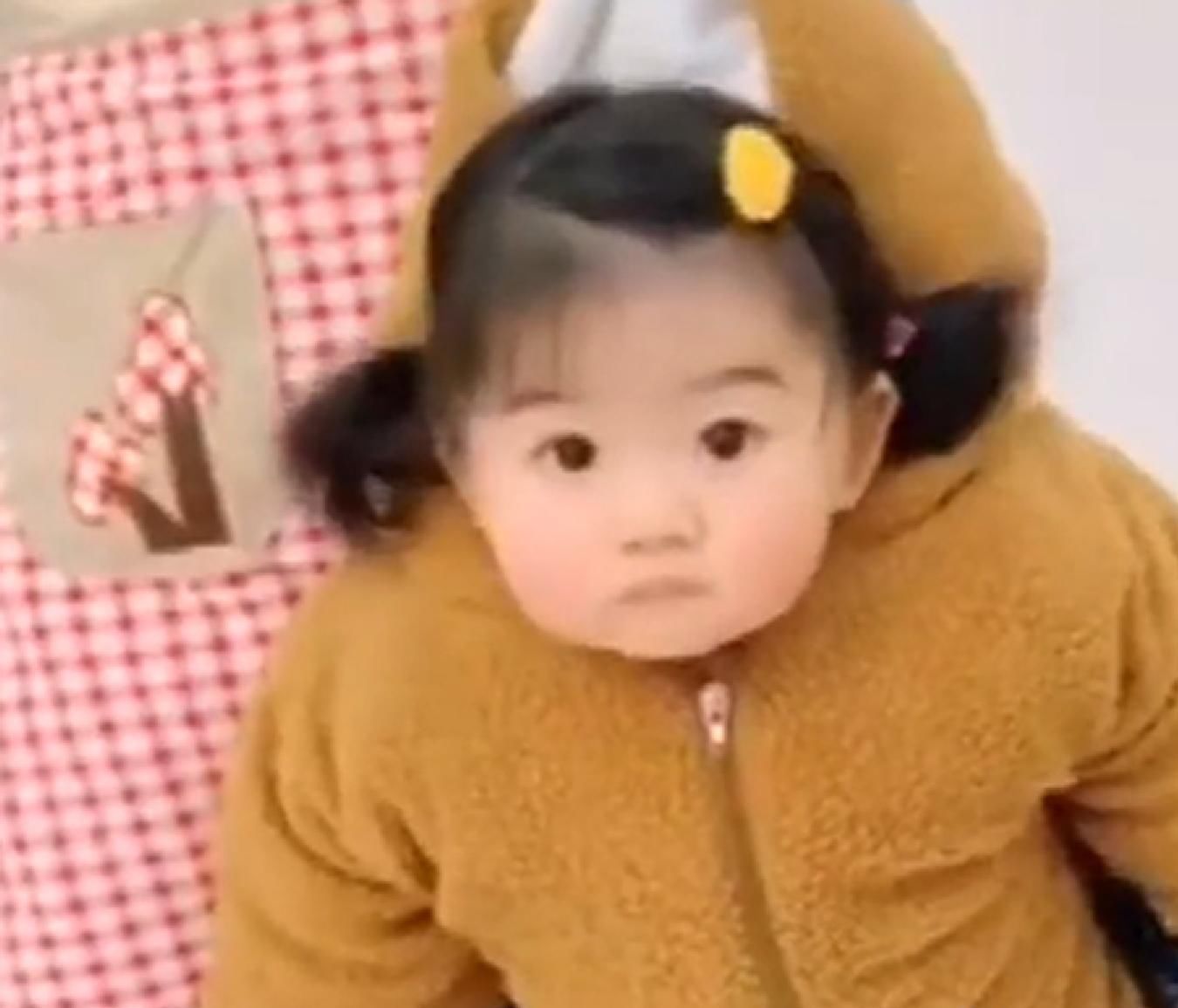 熊孩子|爸爸正在做饭,“熊孩子”突然捣乱,爸爸接下来的行为让妈妈笑喷