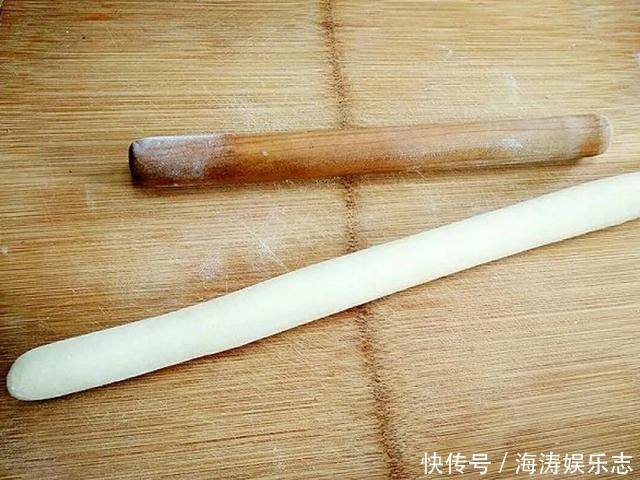 便宜|便宜又家常的韭菜盒子,在家轻松做,咬一口流油,香到邻居来敲门