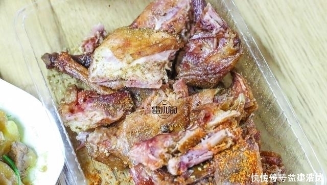 家人|周末家人聚餐,我弄了9个菜,6荤3素,一锅米饭吃得一粒不剩