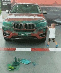 |搞笑GIF:地铁上遇到的小姐姐,真想去她们公司上班